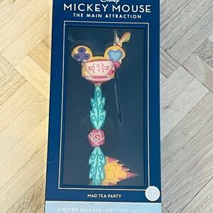 Mickey Mouse Main Attraction - Mad Tea Party Collectible Key